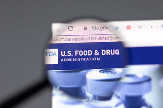 FDA warns distributors, manufacturers about antimicrobial animal drugs