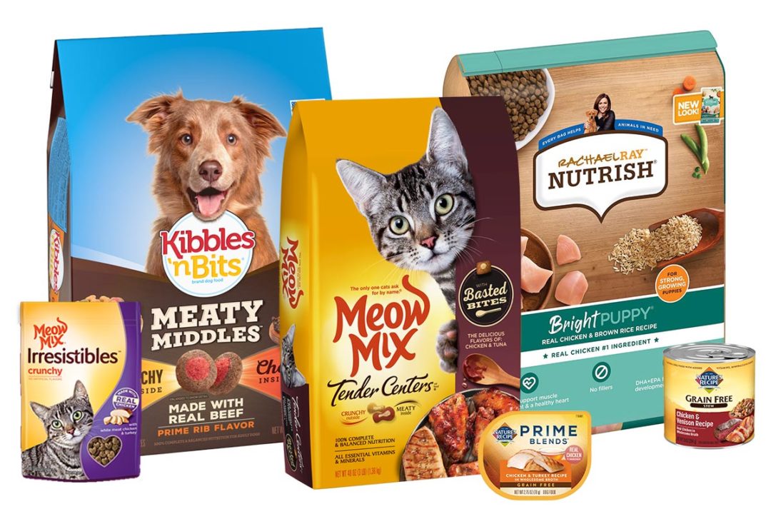 Pet food brand sales decline in fourth quarter, fiscal year 2021 for Smucker's