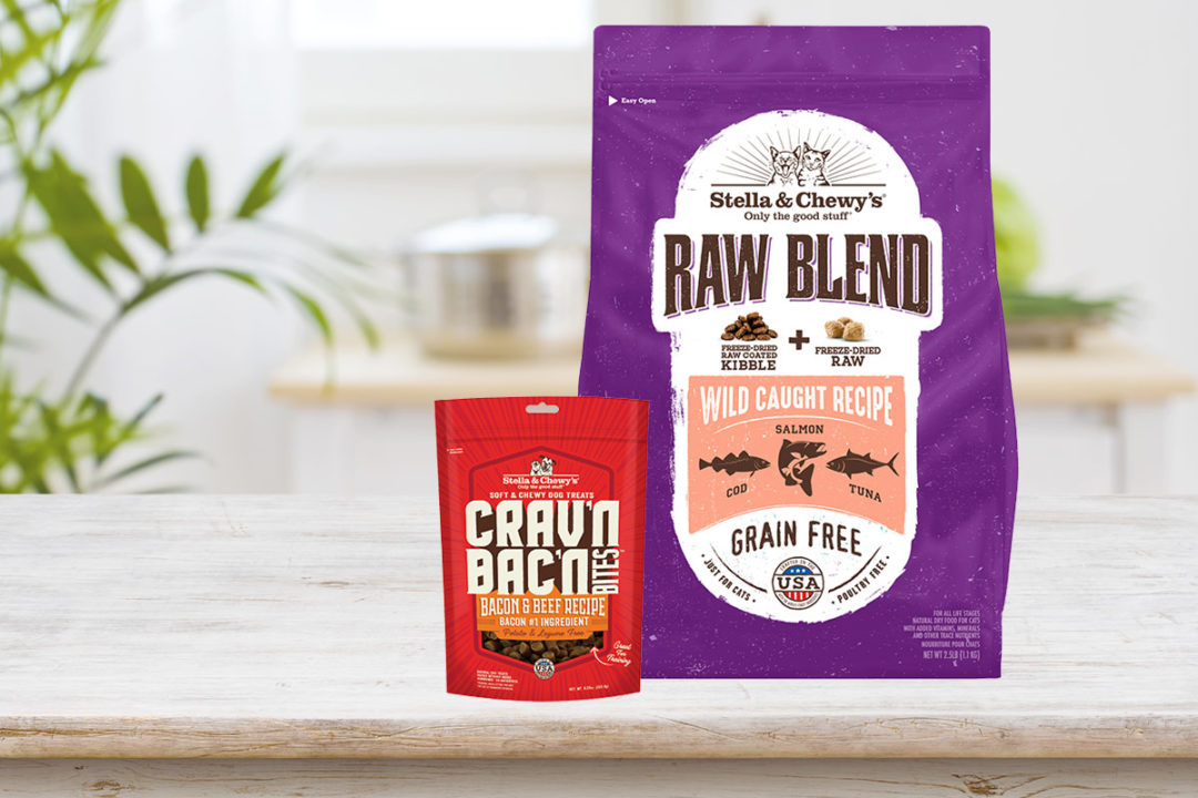 New raw-coated cat kibbles and bacon dog treats from Stella & Chewy's