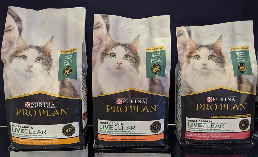 Purina LiveClear cat food to reduce allergies