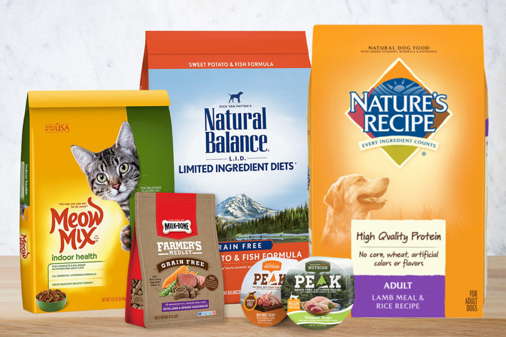 Smucker's pet segment brands: Meow Mix, Milk Bone, Natural Balance, Nature's Recipe, and Rachael Ray Nutrish (©STOCKR - STOCK.ADOBE.COM background)
